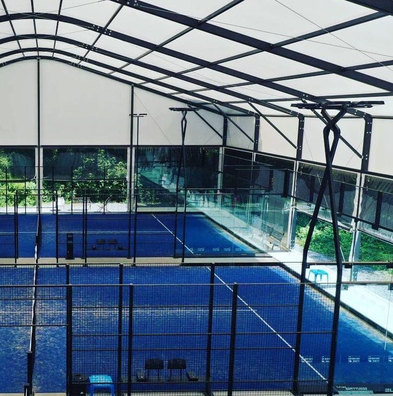 Terrain de padel en plein air
